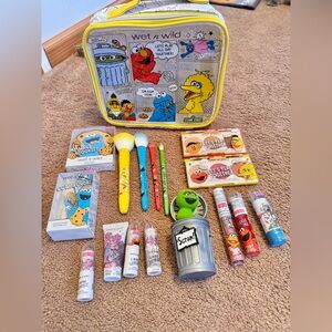 Wet n Wild x Sesame Street Makeup and Cosmetic Bag